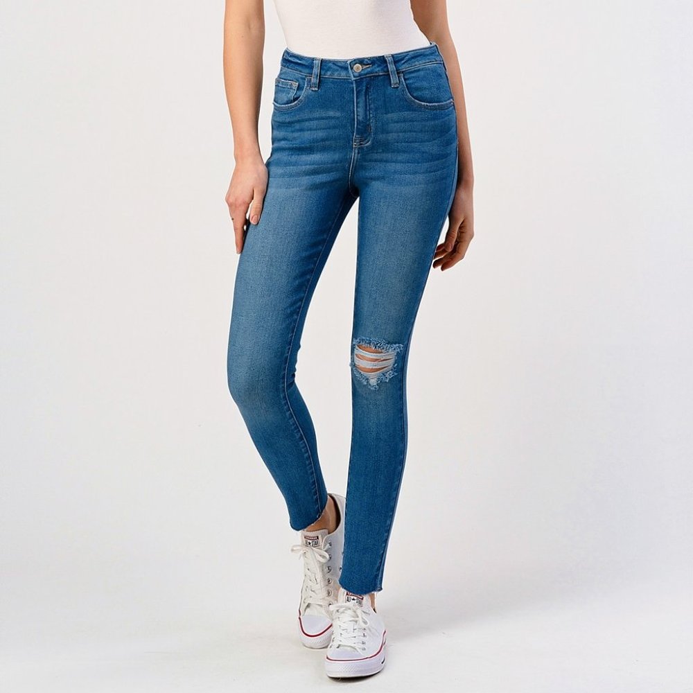 NWT High Rise Distressed Raw Hem Skinny Jeans - Medium Wash SIZE 5